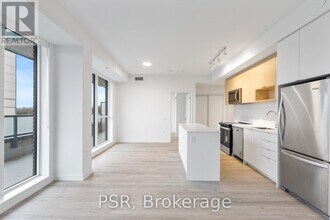 4365 Bloor St W in Toronto, ON - Building Photo - Building Photo