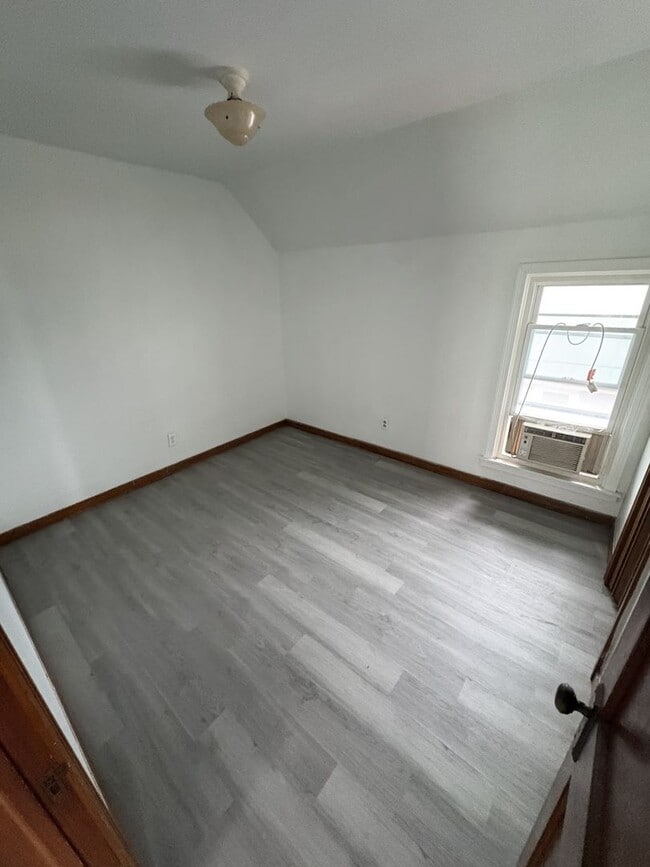 160-162-162 Young St in Tonawanda, NY - Building Photo - Building Photo