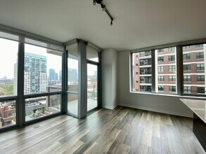 668 N Kingsbury St, Unit 1202 in Chicago, IL - Building Photo - Building Photo