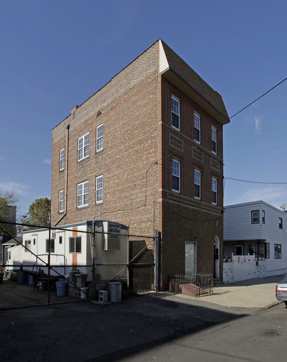 83 Wright Ave in Jersey City, NJ - Foto de edificio