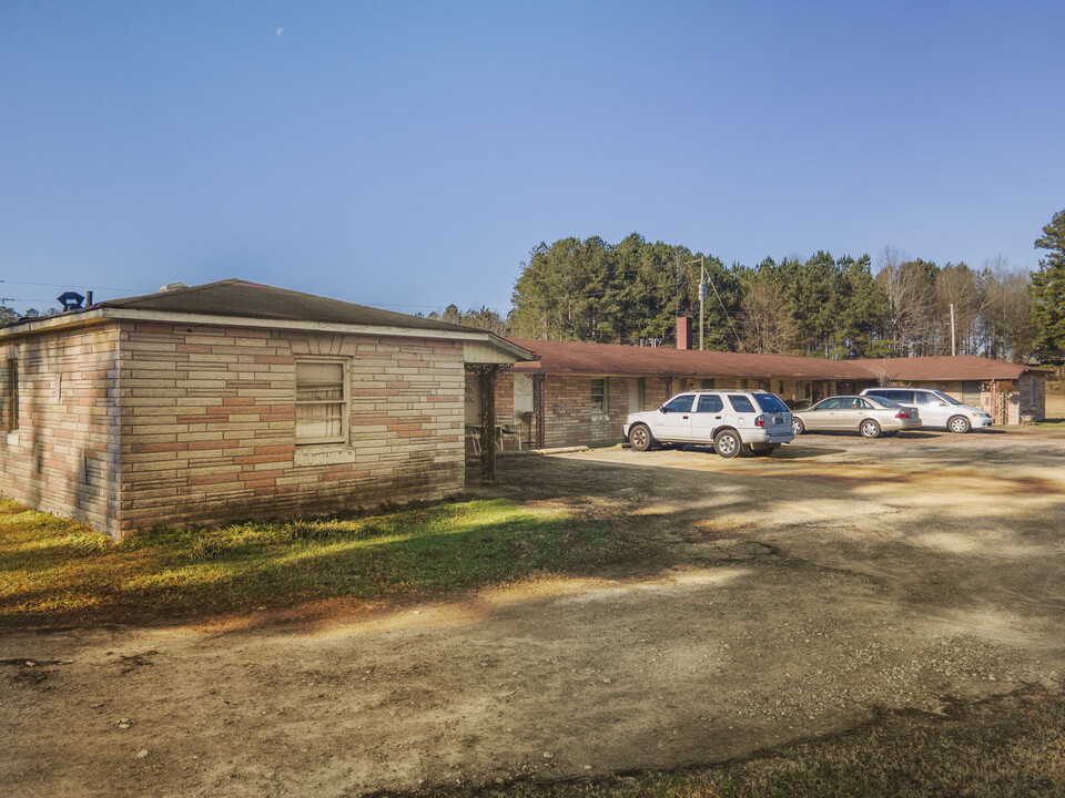 2130 N Highway 27 in Carrollton, GA - Building Photo