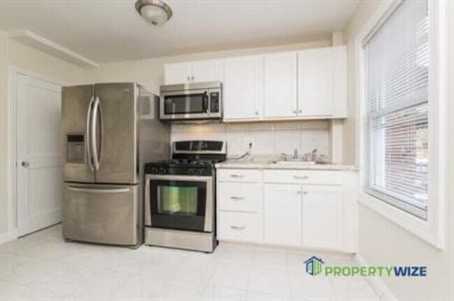 3611 Kenyon Ave photo'