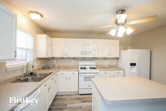 8775 N Springview Dr in McCordsville, IN - Building Photo - Building Photo