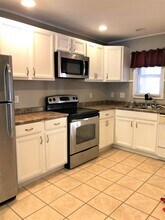 63 Cottage Rd in Enfield, CT - Building Photo - Building Photo