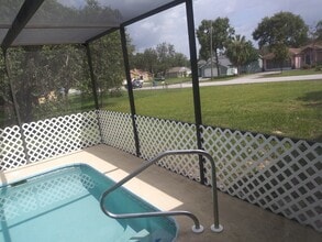 5410 Parnell Ave in Spring Hill, FL - Building Photo - Building Photo