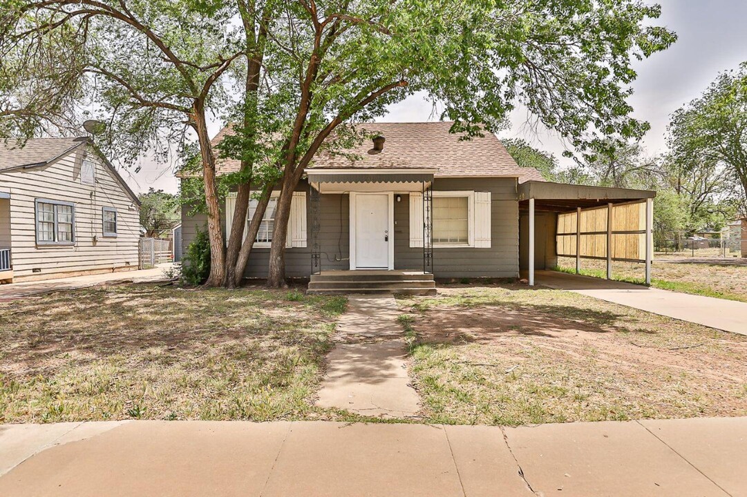 2311 25th St in Lubbock, TX - Building Photo