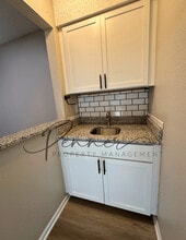 103 SW 20th St in Oak Grove, MO - Building Photo - Building Photo