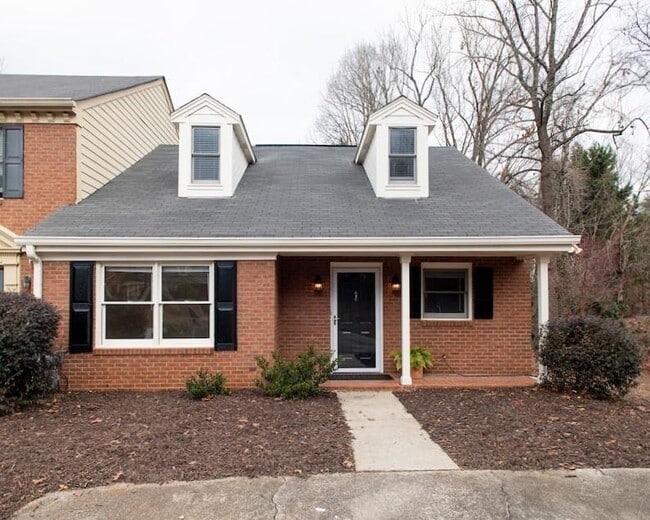 property at 470 Forestgate Ct