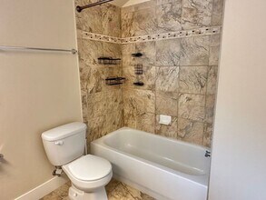 12331 10th Pl NE in Seattle, WA - Building Photo - Building Photo