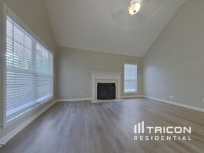 33 Elmwood Blvd in Elgin, SC - Building Photo - Building Photo