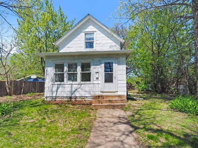 property at 620 34th Ave N
