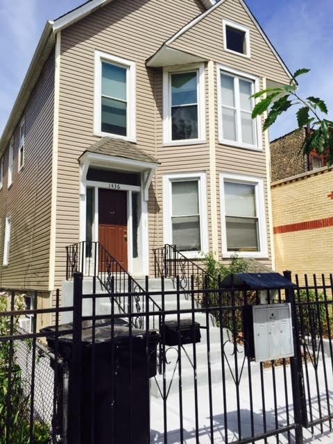 property at 1463 W Montrose Ave