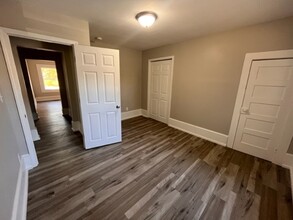 104 E B Ave in Easley, SC - Building Photo - Building Photo