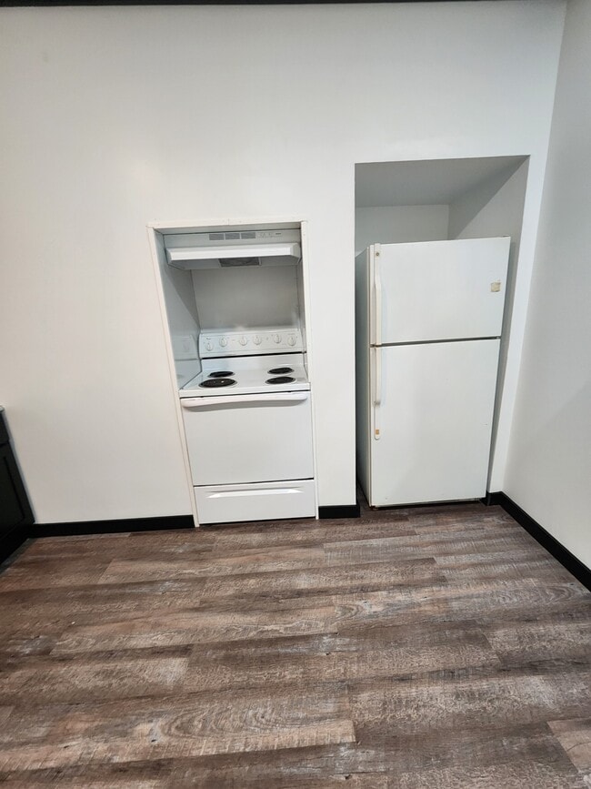 1125 W 7th St in Hopkinsville, KY - Building Photo - Building Photo