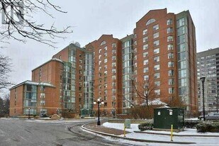 5795 Yonge St in Toronto, ON - Building Photo