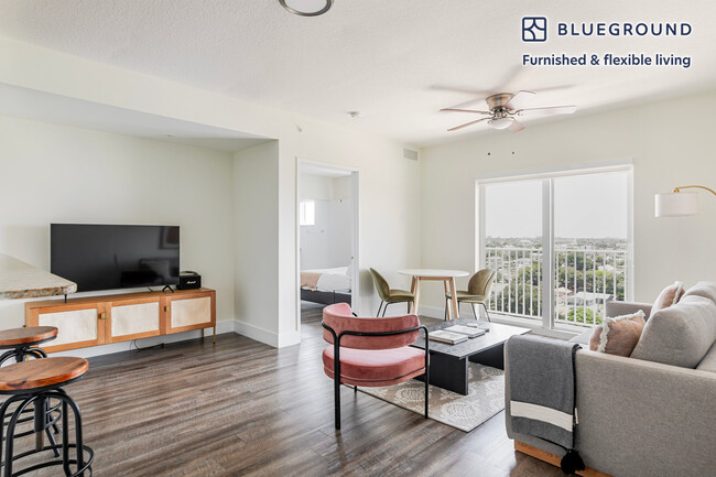 1760 NW 7th St in Miami, FL - Building Photo - Building Photo