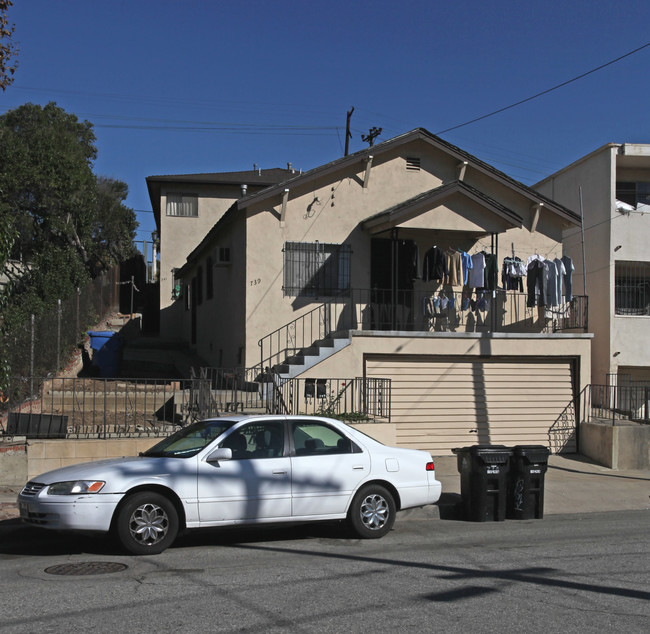 739 New Depot St in Los Angeles, CA - Foto de edificio - Building Photo