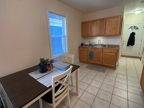 15 Sargent Ave, Unit 2 in Somerville, MA - Building Photo - Building Photo