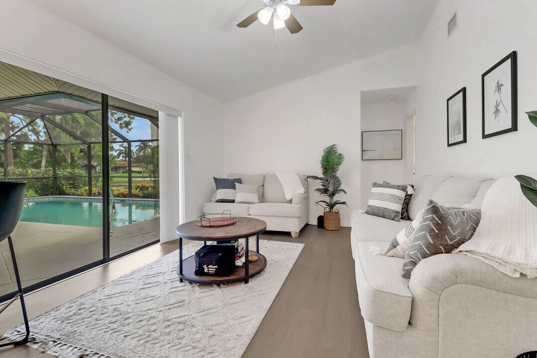 1514 Forest Lakes Blvd in Naples, FL - Building Photo