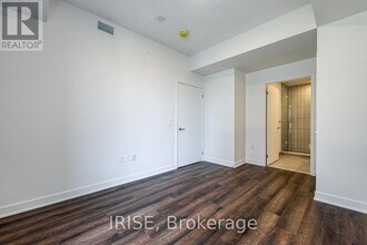 3030 Pharmacy Ave in Toronto, ON - Building Photo - Building Photo