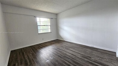 13450 SW 3rd St, Unit 415D in Pembroke Pines, FL - Building Photo - Building Photo