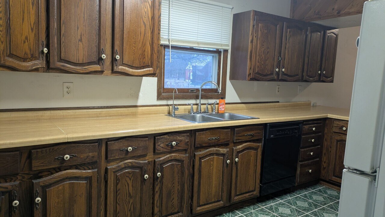 524 15th St SW in Willmar, MN - Building Photo