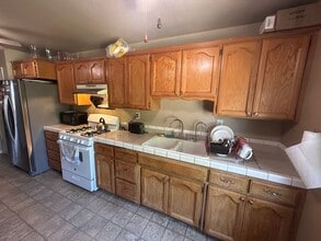 608 Florinda St in Hanford, CA - Building Photo - Building Photo