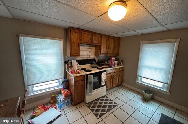 64 S Evans St in Pottstown, PA - Building Photo - Building Photo