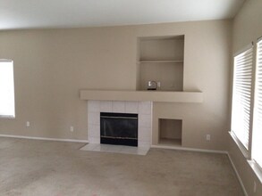 992 Darby Dr in Tracy, CA - Building Photo - Building Photo
