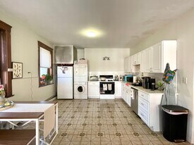 441 Hanover St, Unit 2 in Boston, MA - Building Photo