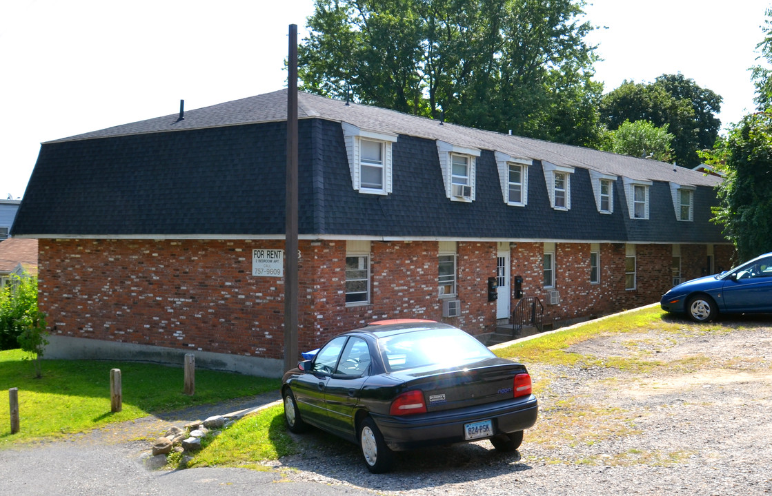 113 Robbins St in Waterbury, CT - Building Photo