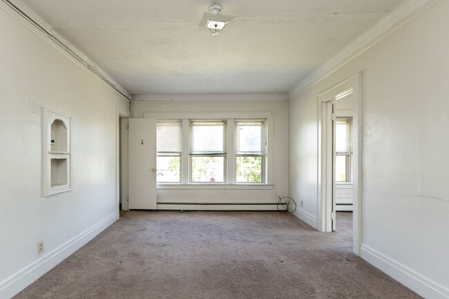 502 University Apartments in Syracuse, NY - Foto de edificio - Interior Photo