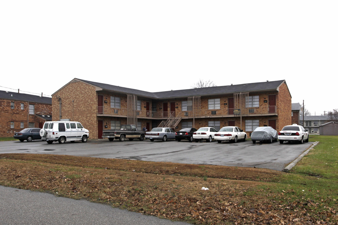 Elias Apartments in Louisville, KY - Building Photo