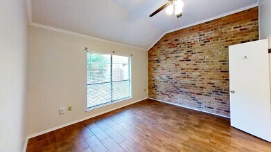 8734 Pecan Tree Dr in Baton Rouge, LA - Building Photo - Building Photo