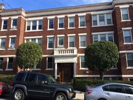 32 Ransom Rd, Unit 9 in Boston, MA - Building Photo