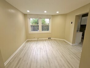 535 E Warrington Ave in Pittsburgh, PA - Building Photo - Building Photo