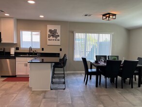 2869 N Greenfield Rd in Phoenix, AZ - Building Photo - Building Photo