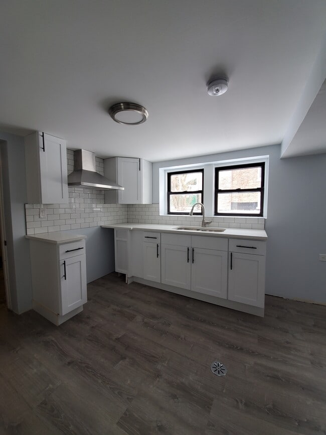 1231 Clinton Ave, Unit Garden in Berwyn, IL - Building Photo - Building Photo
