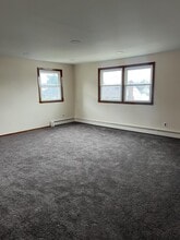 5 Brighton Pl in Hicksville, NY - Building Photo - Building Photo
