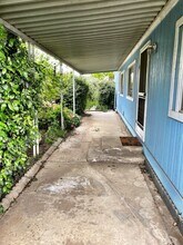 5121 W Sunnyside Ct in Visalia, CA - Foto de edificio - Building Photo