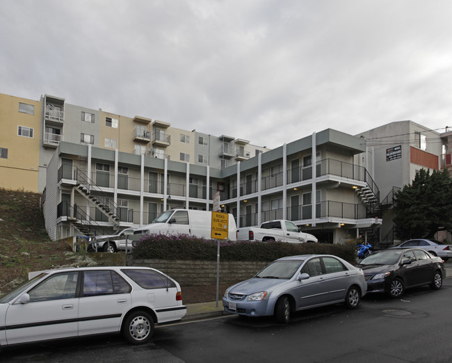 418 89th St in Daly City, CA - Foto de edificio - Building Photo