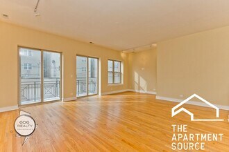 2523 N Sacramento Ave, Unit 2D in Chicago, IL - Foto de edificio - Building Photo
