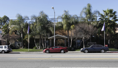 The Terraces II in Tarzana, CA - Building Photo - Building Photo