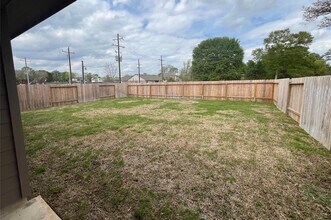 12814 Sunny Pass in Willis, TX - Foto de edificio - Building Photo