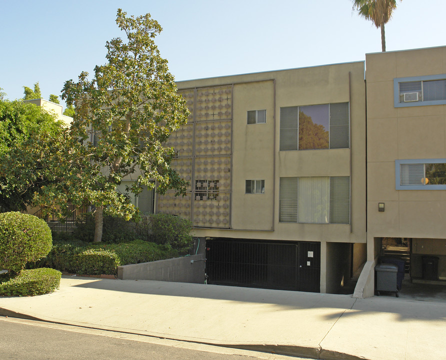 7612 Hampton Ave in Los Angeles, CA - Building Photo