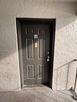 1140 Lake Victoria Dr in West Palm Beach, FL - Building Photo