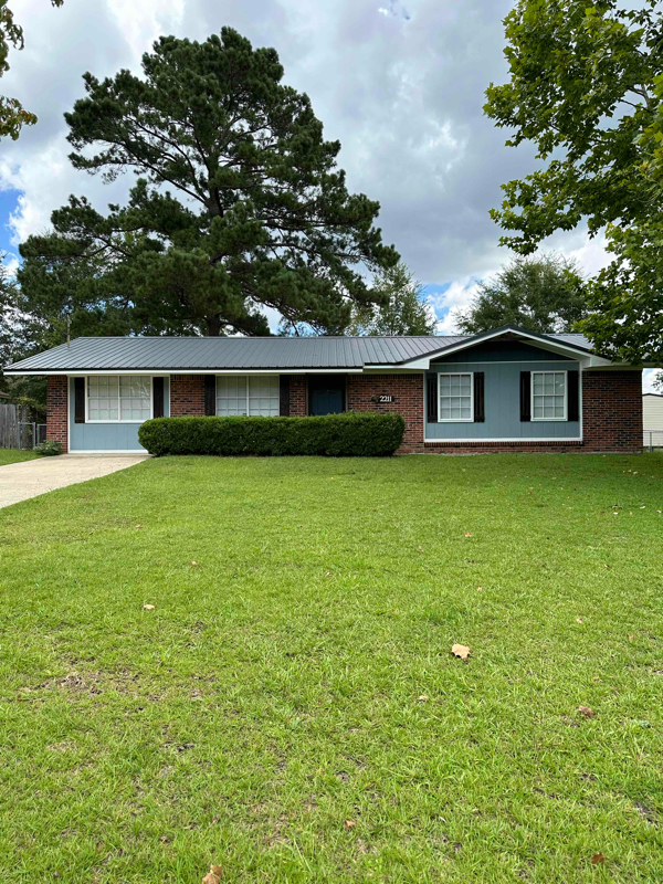 property at 2211 Shannondoah Dr