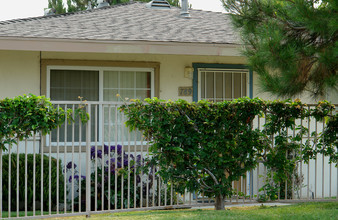 Orange Villas in Orange, CA - Building Photo - Building Photo