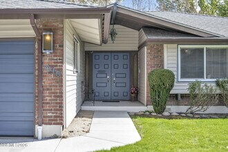 1490 Foster Dr in Reno, NV - Building Photo - Building Photo