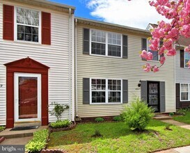 8607 Woodhue Ct in Manassas Park, VA - Building Photo - Building Photo